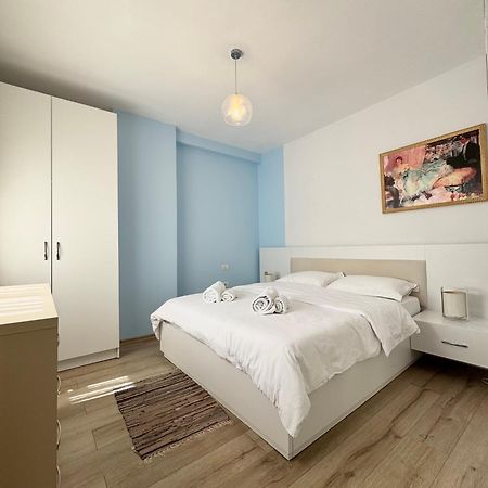 Apartment In The New Bazaar Of Tirana - Hana Blu Exteriér fotografie