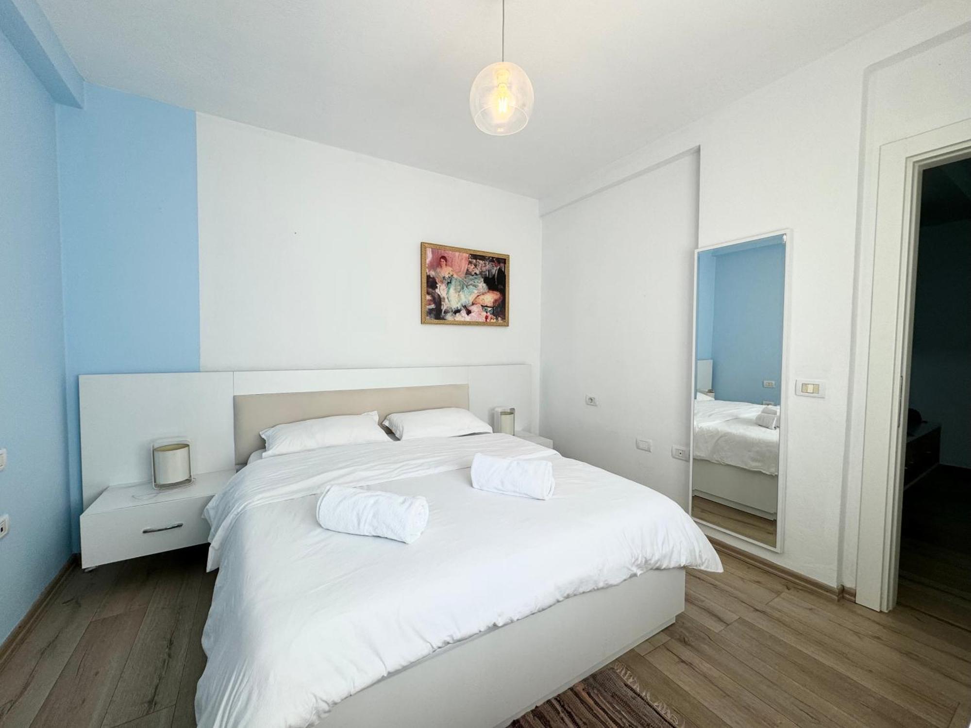 Apartment In The New Bazaar Of Tirana - Hana Blu Exteriér fotografie