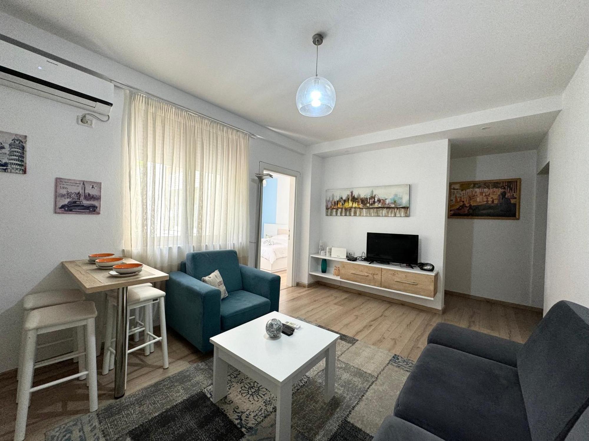 Apartment In The New Bazaar Of Tirana - Hana Blu Exteriér fotografie